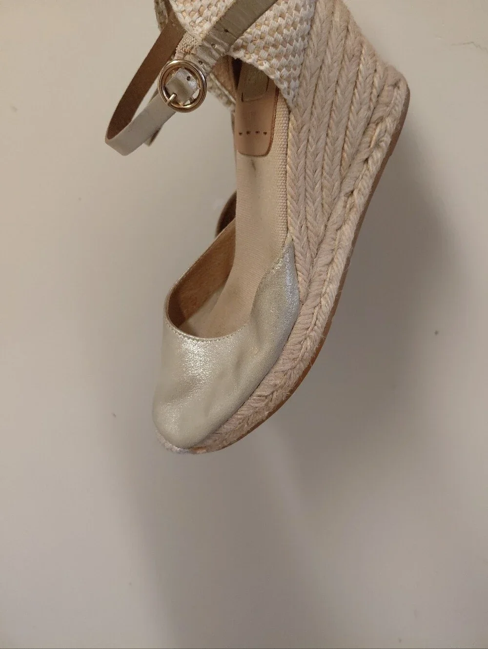 Kanna Womens Gold Slingback Espadrille Wedge Heels Sandals Size 5.5-6